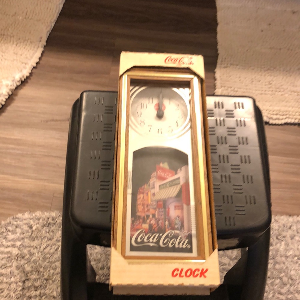Vintage 😊Coca Cola Clock new in box 😊Collectable 😊